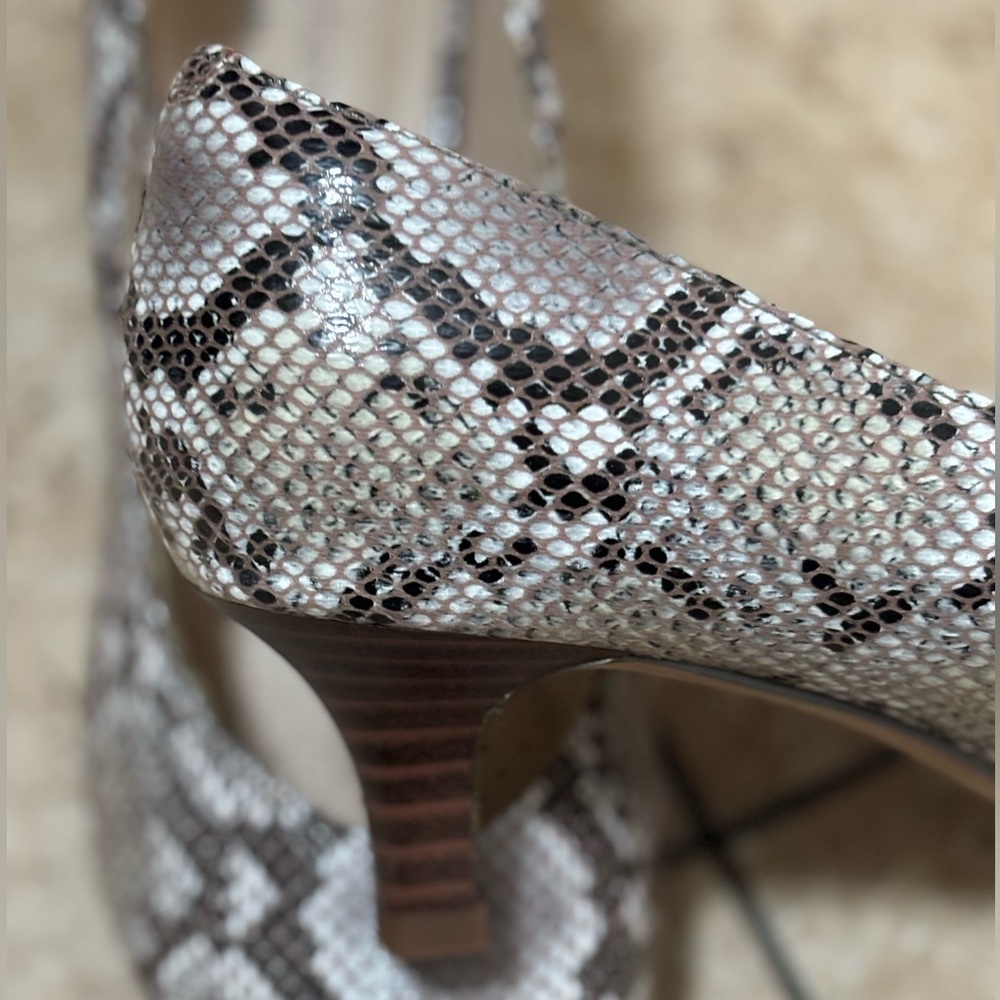 Clarks Linvale Jerica Pumps In Natural Snake Size… - image 5